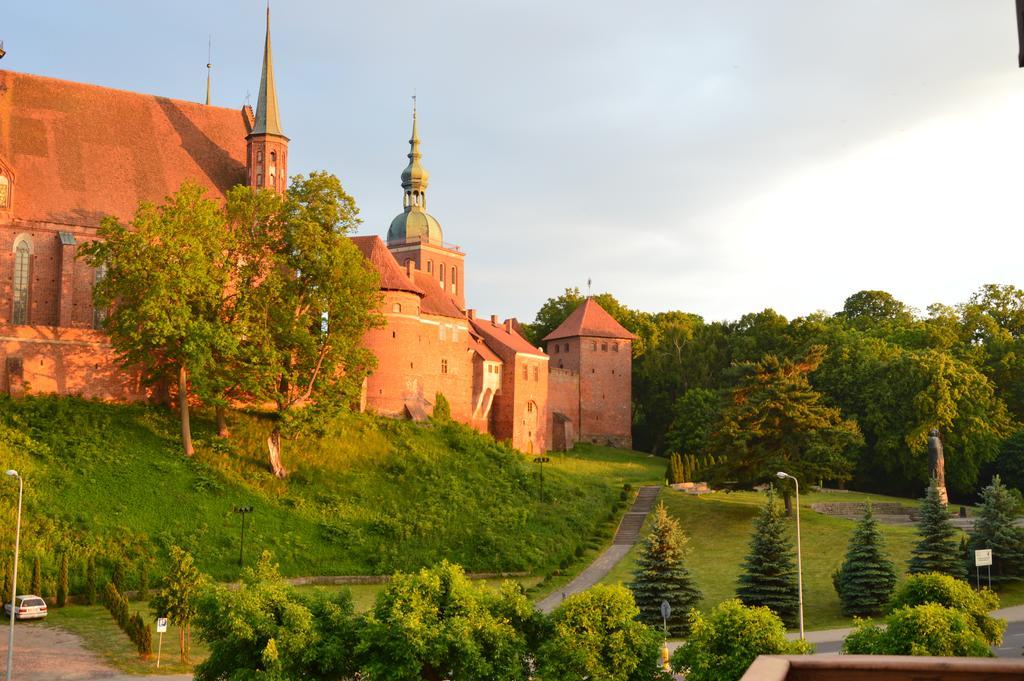 Pod Wzgorzem Bed & Breakfast Frombork Rum bild
