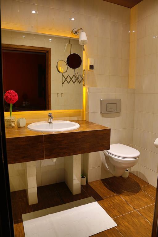 Pod Wzgorzem Bed & Breakfast Frombork Rum bild