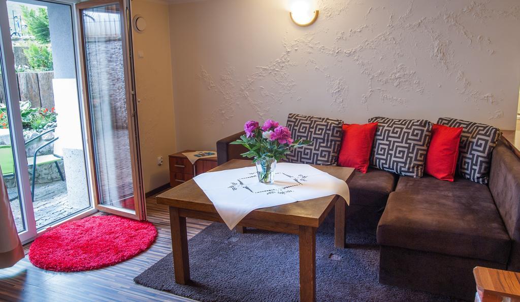 Pod Wzgorzem Bed & Breakfast Frombork Exteriör bild