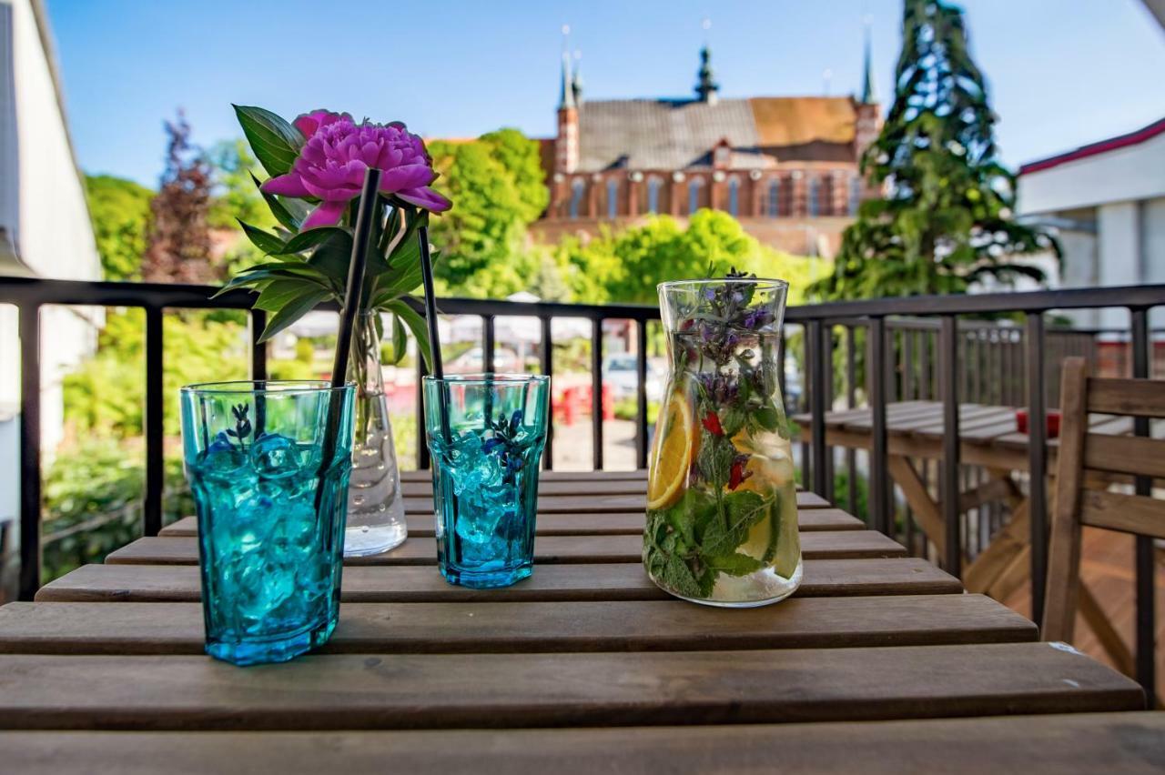 Pod Wzgorzem Bed & Breakfast Frombork Exteriör bild