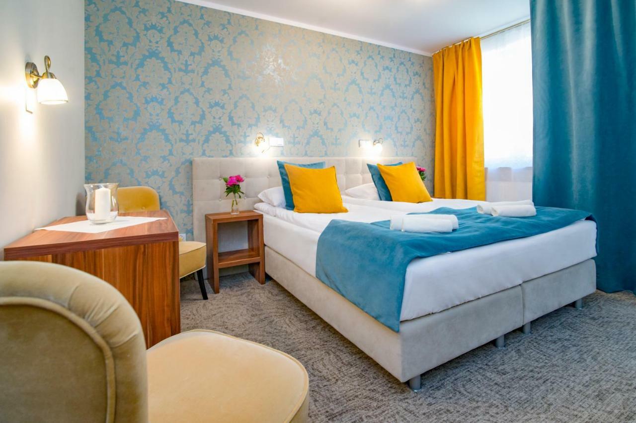 Pod Wzgorzem Bed & Breakfast Frombork Exteriör bild